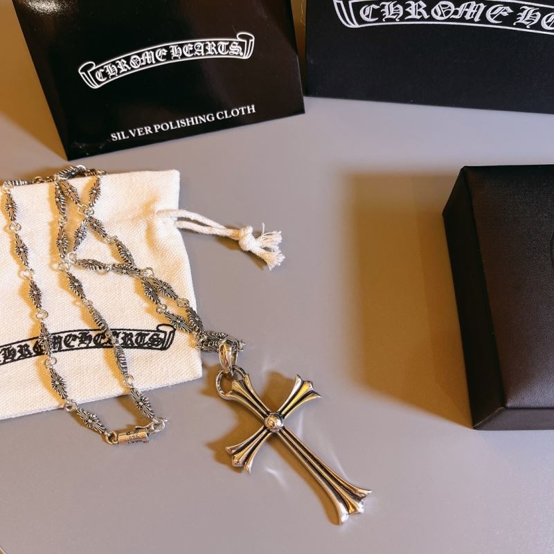 Ch*0me He**ts necklaces